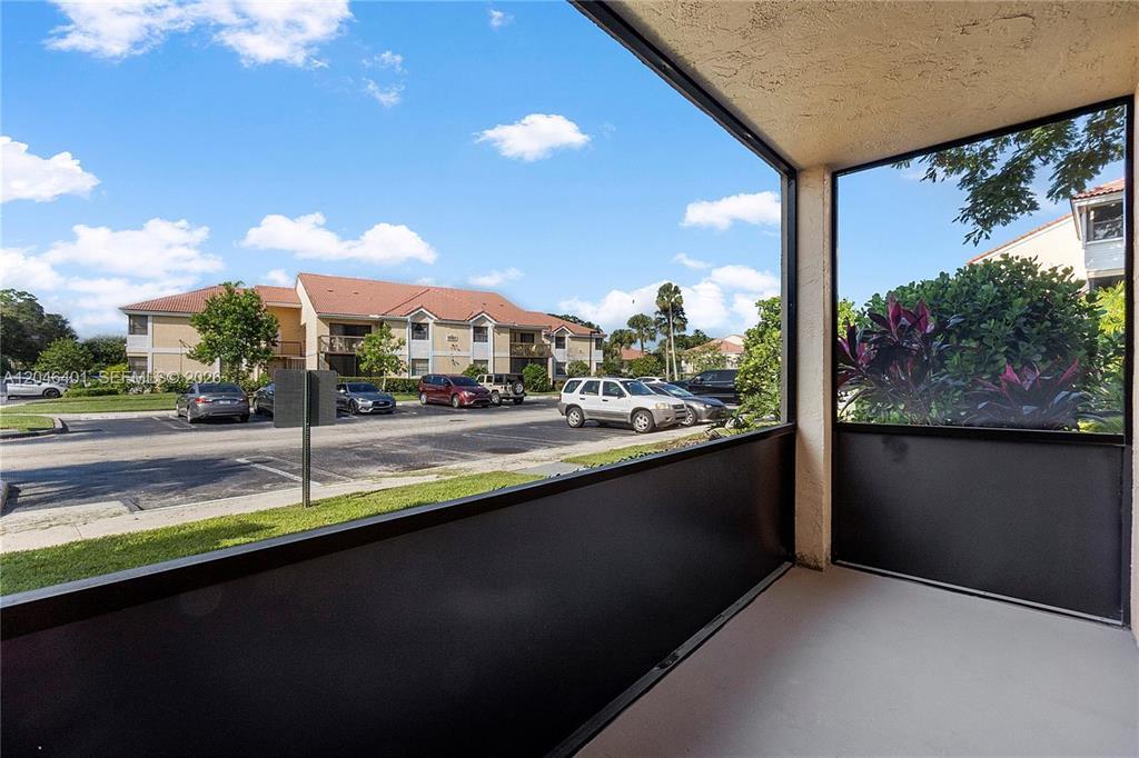 Building Photo - 5661 Riverside Dr