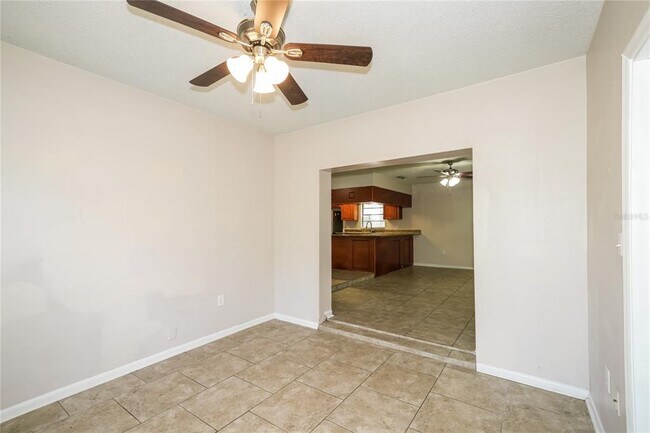 Building Photo - 4601 E Serena Dr