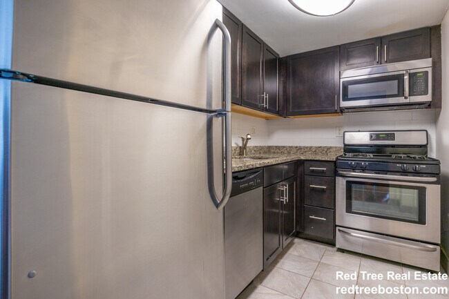 Primary Photo - 175 Freeman St