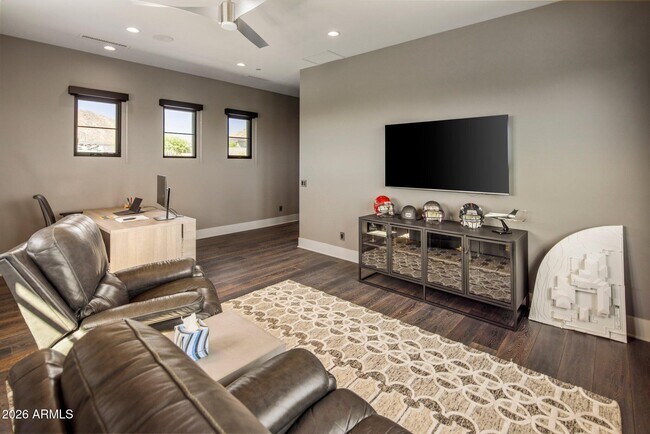 Building Photo - 10110 E Siesta Ln