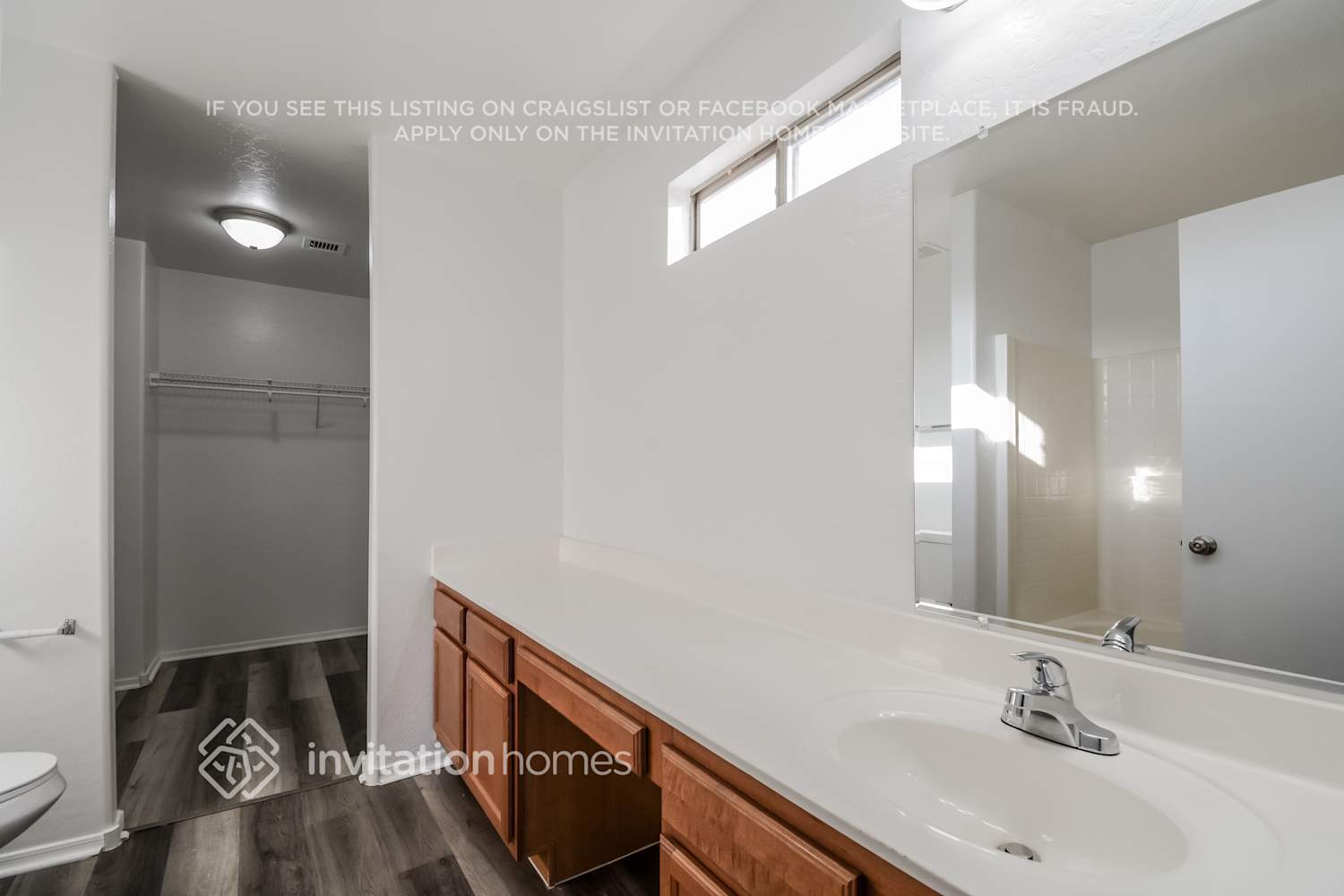 Building Photo - 10904 W Minnezona Ave