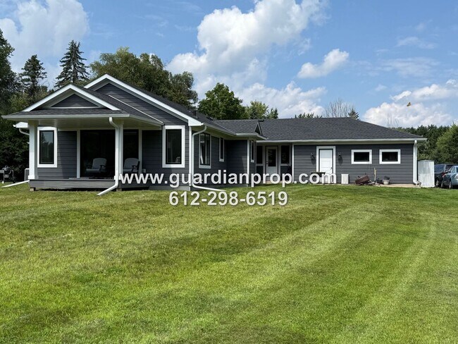 Building Photo - Fully Updated House on 3 1/2 Acres for Oct...