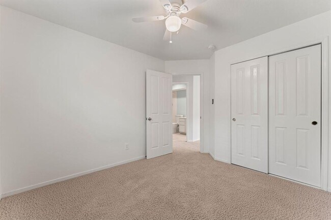 Building Photo - 43 W Gaslight Pl