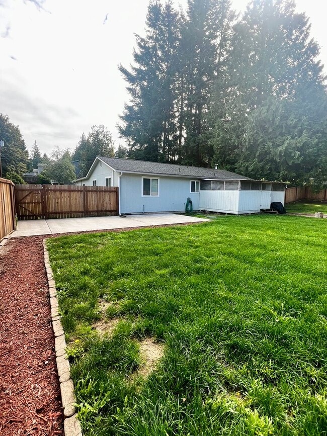 Building Photo - **** Application pending ****