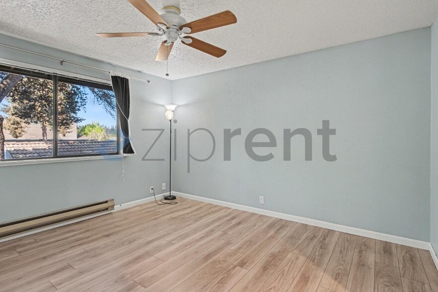 Building Photo - 14511 SW Grayling Ln