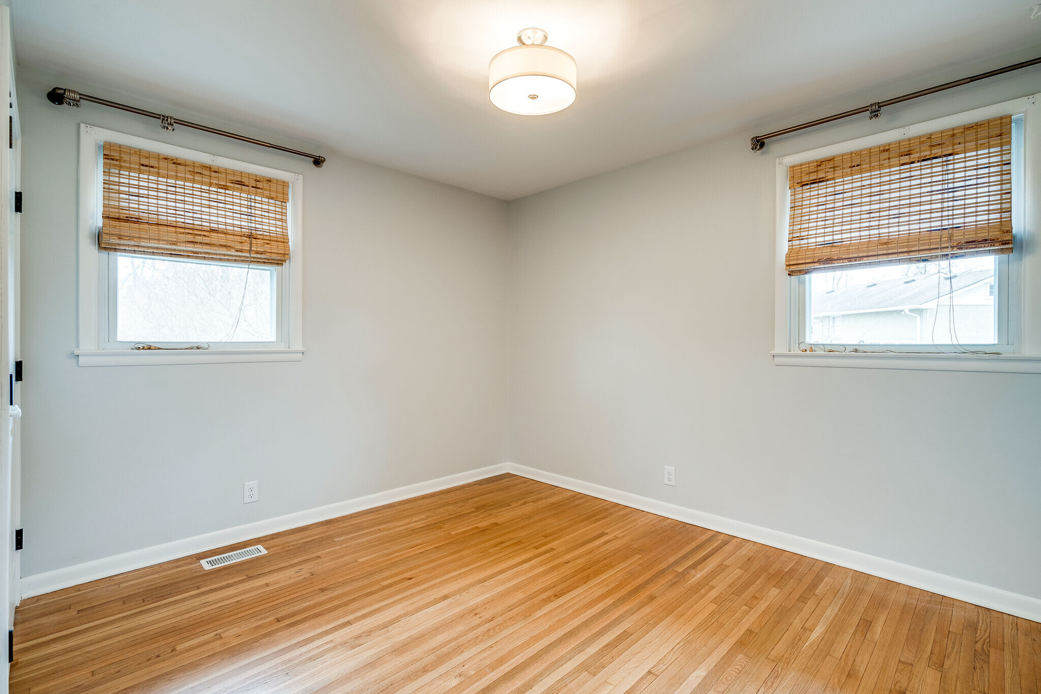 upstairs bedroom #2 - 539 Northcrest Dr