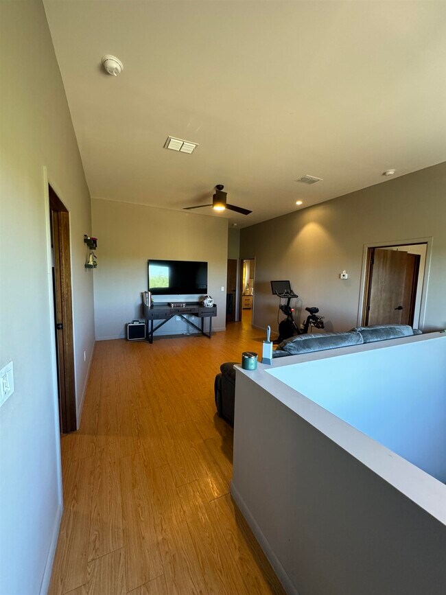 Building Photo - 7219 Rocio Dr