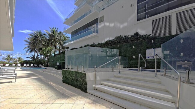 Building Photo - 9455 Collins Ave