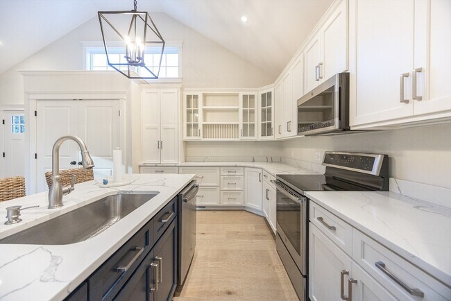 Building Photo - 15 Warren St