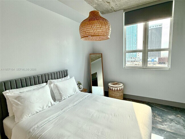 Building Photo - 234 NE 3rd St