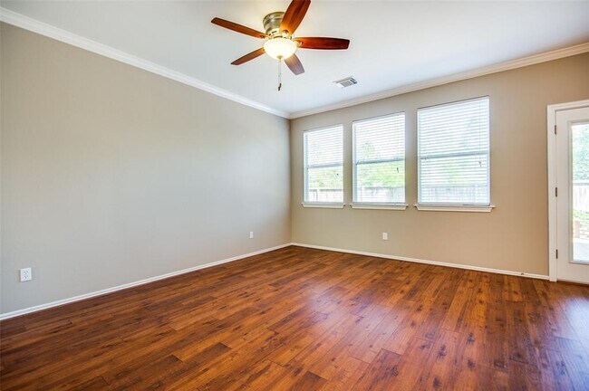 Building Photo - 105 Summerhaze Ct