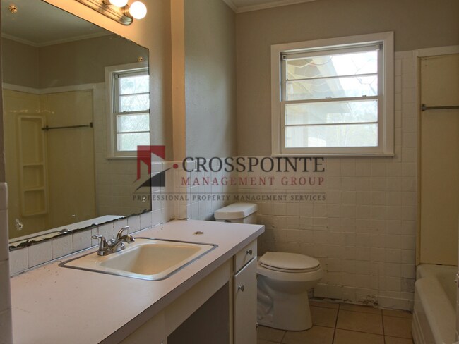Building Photo - Coming Soon! 3 Bed 1.5 Bath Home Near TJC!