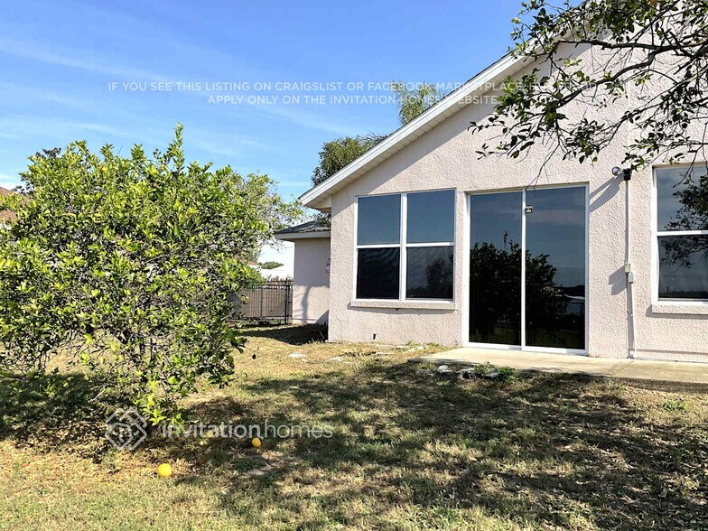 Building Photo - 3800 Bayshore Cir