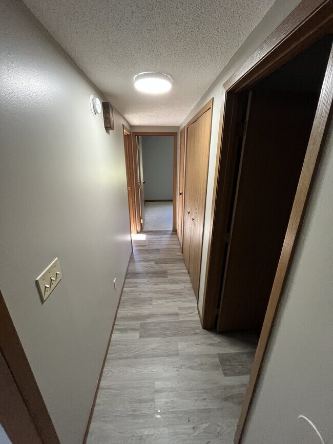 Building Photo - "2-Bedroom Duplex in Sidney, OH - 342 West Parkwood!"