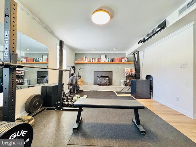 Building Photo - 1101 Harbour Dr