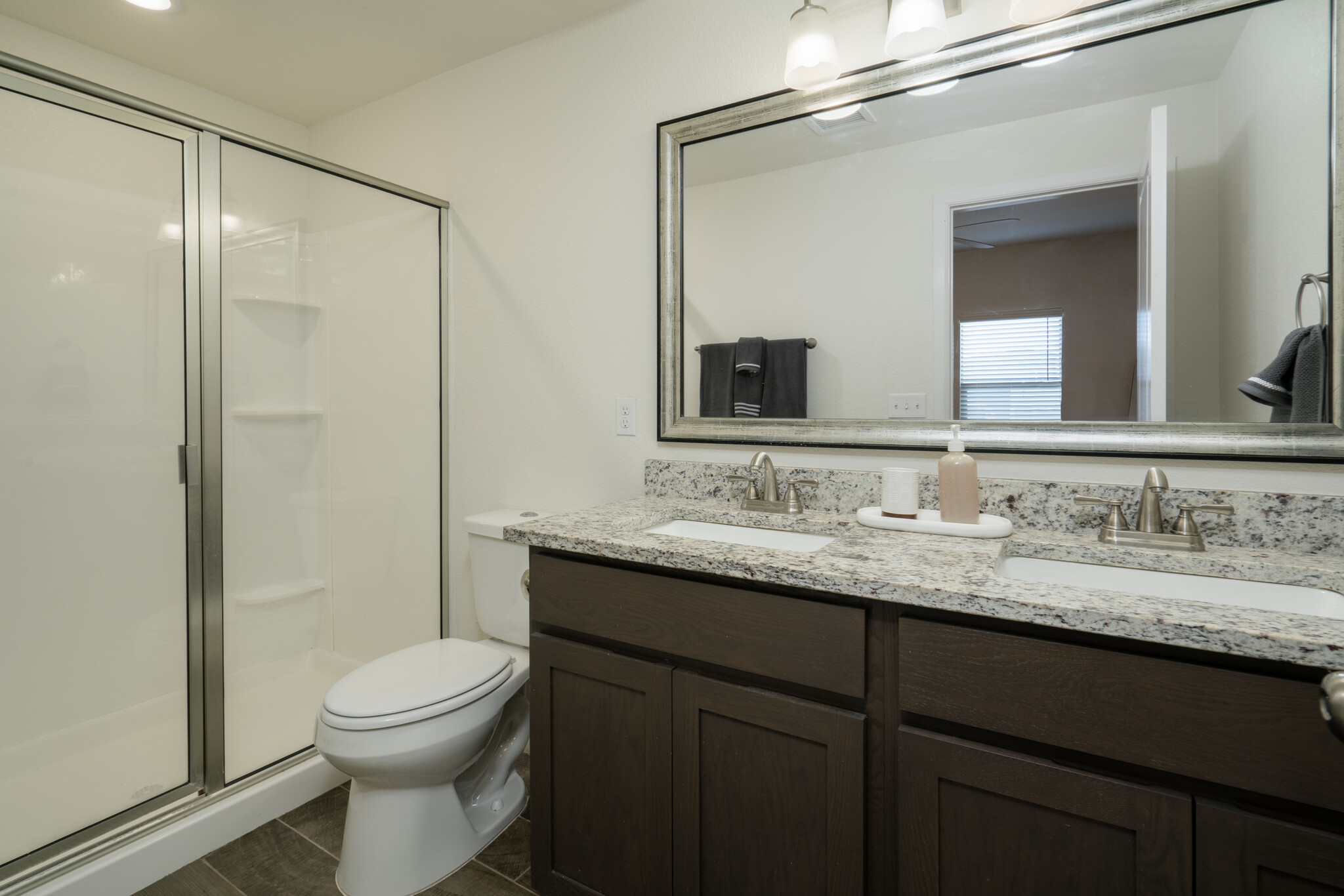 Building Photo - 1074 Hoppas Ct