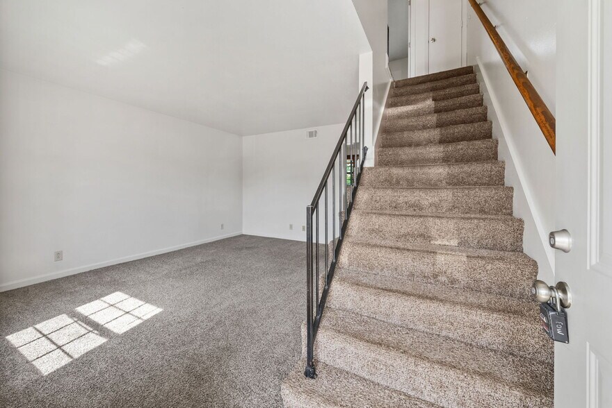 Building Photo - 273 Northridge Dr