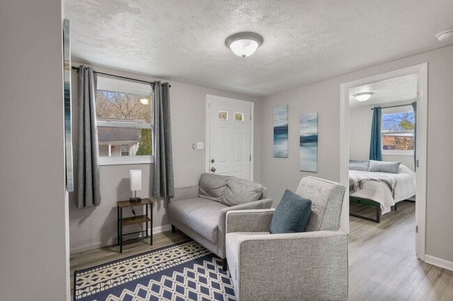 Building Photo - Adorable 3 bedroom 1 bathroom home!