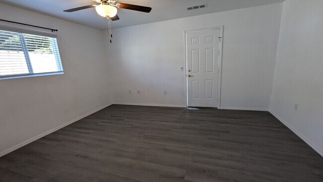 Building Photo - Remodeled 3 Bedroom 2 Bath Home
