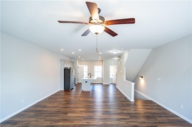 Building Photo - 3657 Princeton Ave