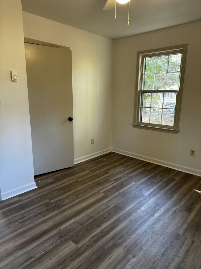 Building Photo - 102 Busbee Ct
