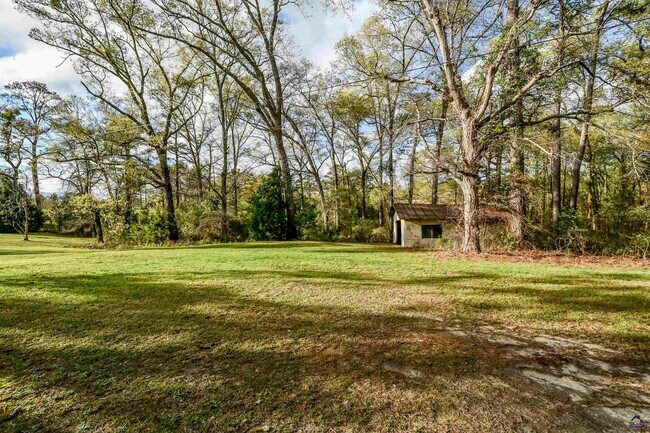 Building Photo - 461 SR 96