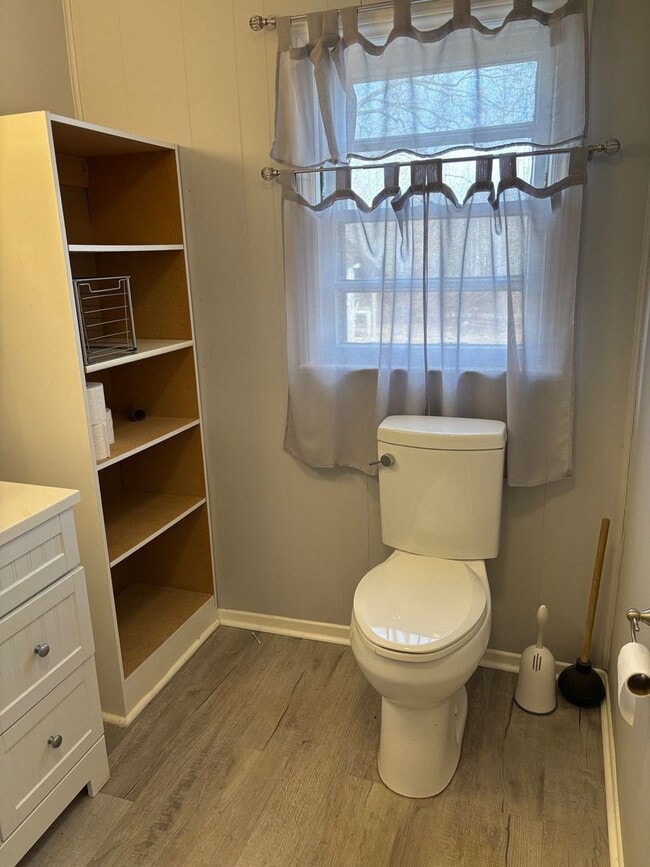 Building Photo - 3 BED, 1 BATH FARM HOUSE LOCATED IN STAR!