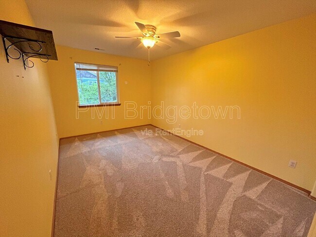 Building Photo - 4325 SE 79th Ave