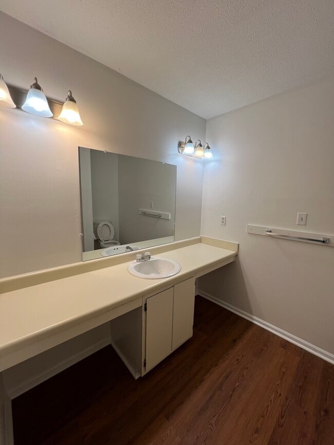 Building Photo - 104 Dominion Ct