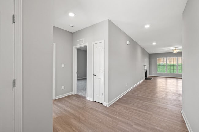 Building Photo - 500 Bellerive Blvd