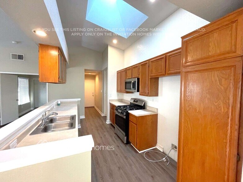 Building Photo - 22802 Springdale Dr