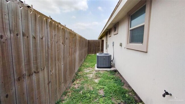 Building Photo - 12 Cathedral Hl