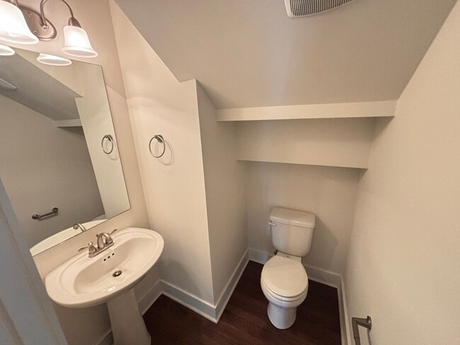 Building Photo - 432 Elegance Way
