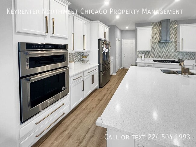 Building Photo - 142 Roslyn Pl