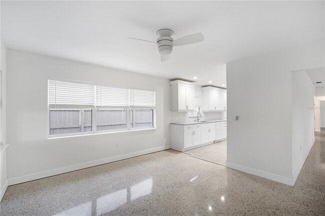 Building Photo - 10237 Tarpon Dr