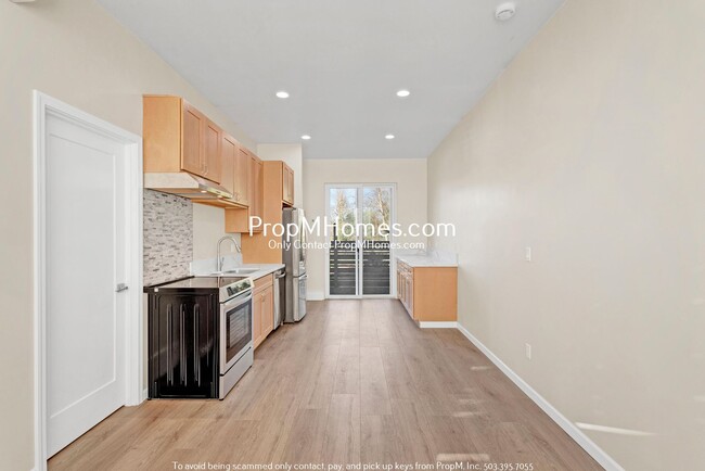 Building Photo - Brand New Two Bedroom Charmer in Lents!