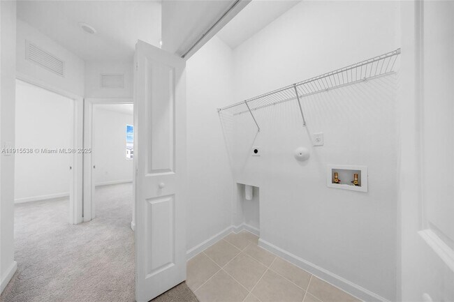 Building Photo - 2751 SE 25th Ave