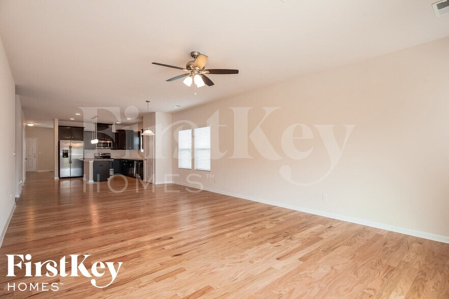 Building Photo - 126 Willow Valley Dr