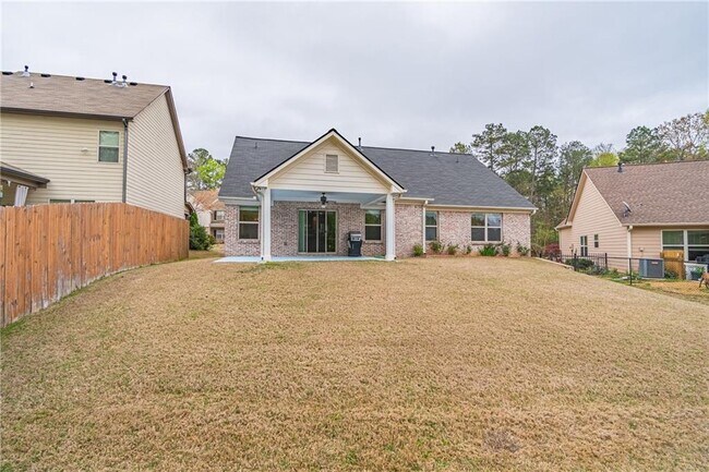 Building Photo - 5660 Crest Hill Dr NE