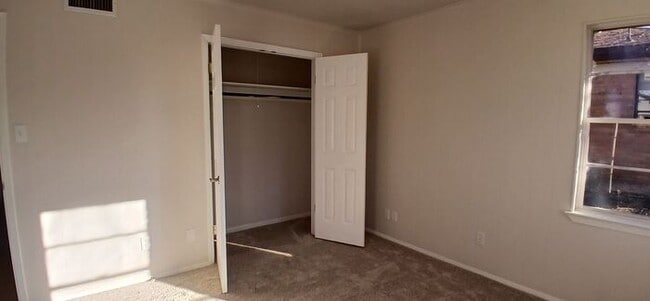 Building Photo - Fully Renovated Benbrook Beauty