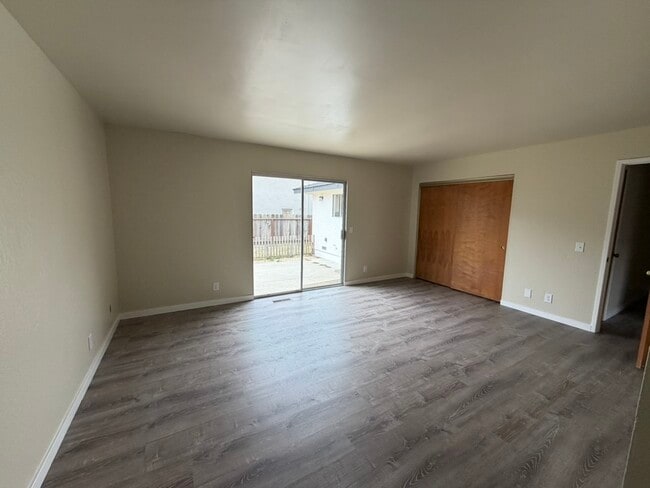 Building Photo - 3006 Vera Ln
