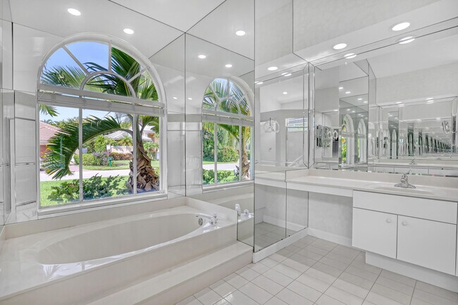 Building Photo - 22 Windward Isle