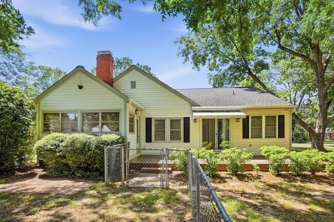 Building Photo - Fully Remodeled Home in the Heart of Belmont