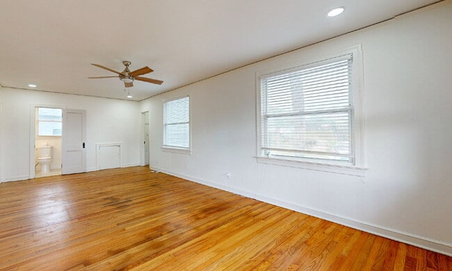 Building Photo - Pristine Neptune Beach Remodel: 2 Blocks to the Sand and Walkable to Everything!