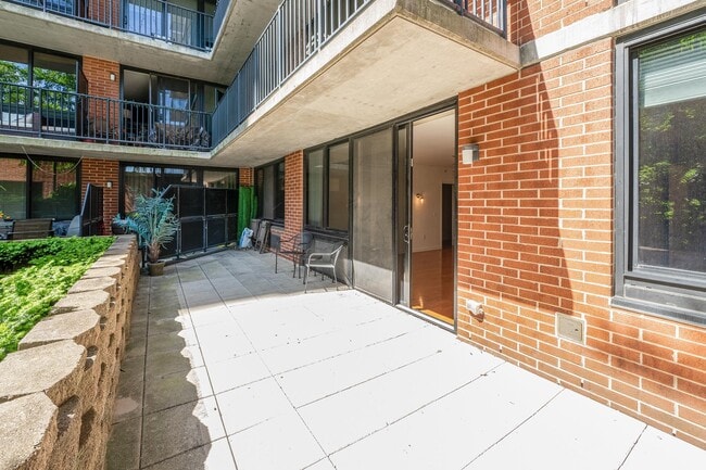 Building Photo - 700 Grove St