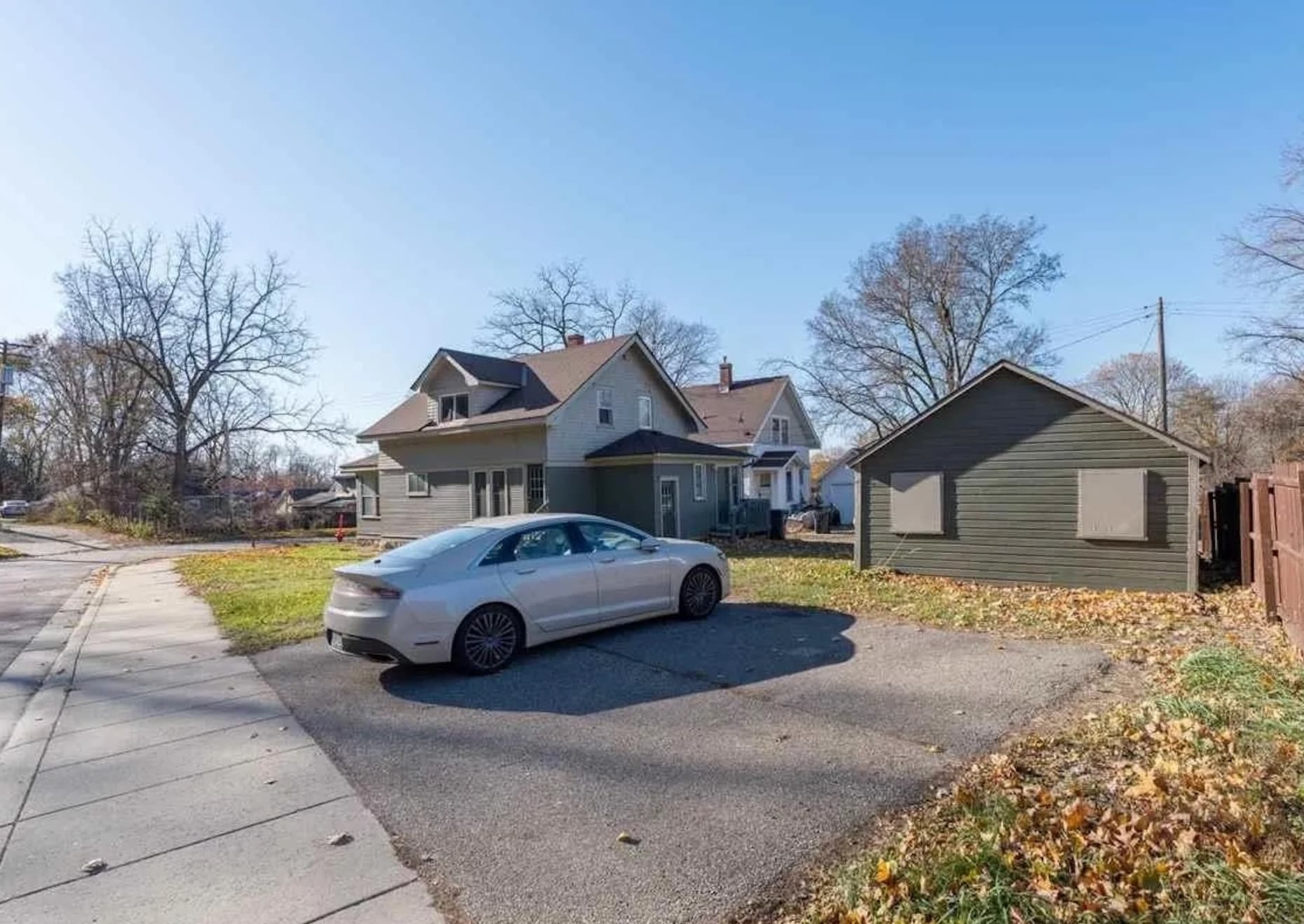 Building Photo - 610 E Vine St