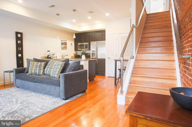 Primary Photo - 18 N St NW