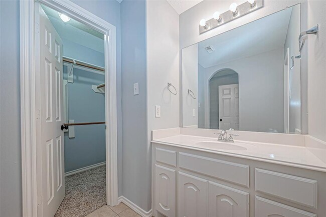 Building Photo - 16523 Pinon Vista Dr