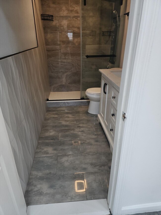 Building Photo - 703 Schuyler Ave