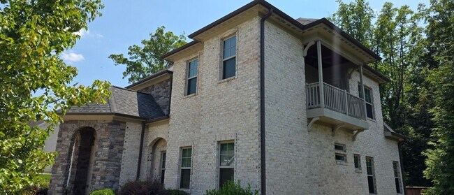 Building Photo - Executive home in Lewisville gated community
